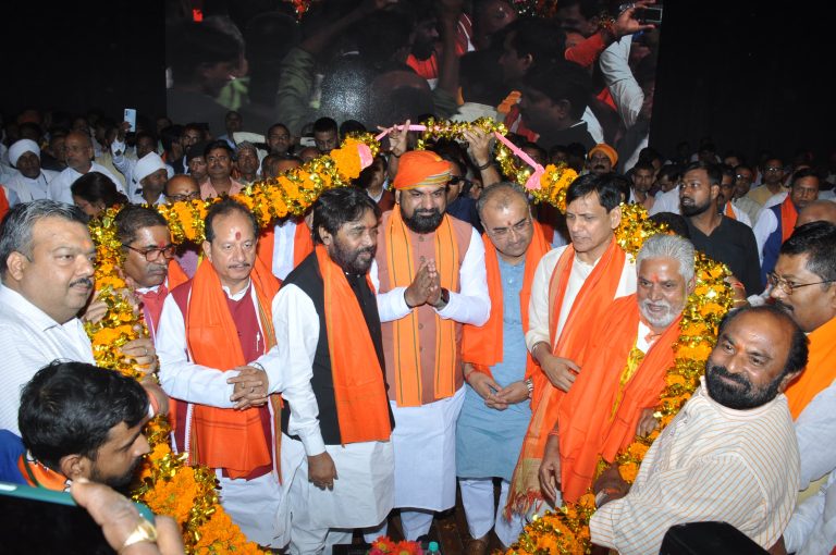 BJP Joining: गोवर्धन पूजा के मौके पर पटना में यदुवंशी समाज का समागम, 21 हजार ने ली भाजपा की सदस्यता