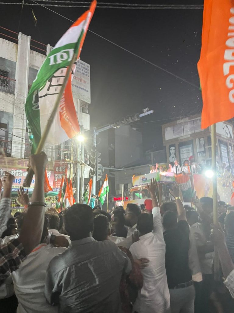 Priyanka Gandhi Raipur Visit: छत्तीसगढ़ में प्रियंका, रायपुर रोड शो में उमड़ा जनसैलाब