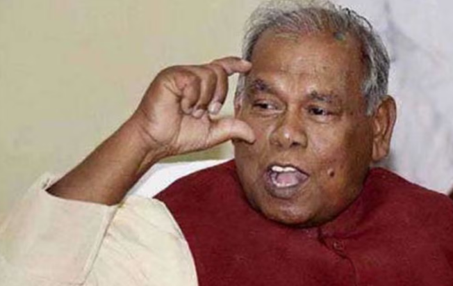 Jitan Ram Manjhi: बिहार में शराबबंदी को लेकर पूर्व मुख्यमंत्री जीतन राम मांझी ने बड़ा ऐलान किया है। राज्य में शराबबंदी को फेल बताते हुए उन्होंने नीतीश कुमार पर जोरदार हमला किया है। कहा है कि उनकी शराबबंदी नीति से दलित और गरीब तबका सबसे ज्यादा परेशान है। पहले गांव गांव में दुकान खोल दी। अब कहते हैं कि शराब मत पियो।